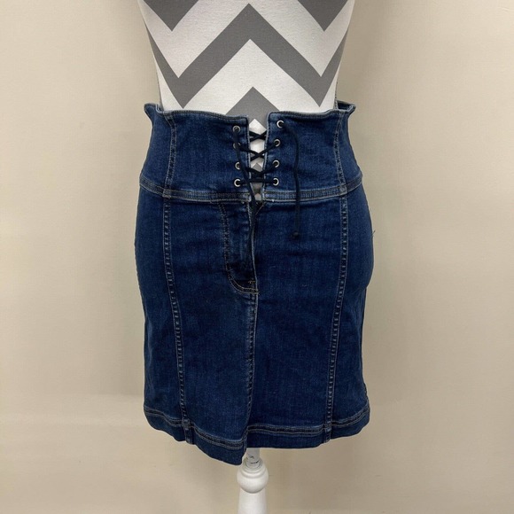 Free People Denim Skirt Womens 6 Blue Jean Stretch Mini Skirt Lace up Front FS - Picture 1 of 10